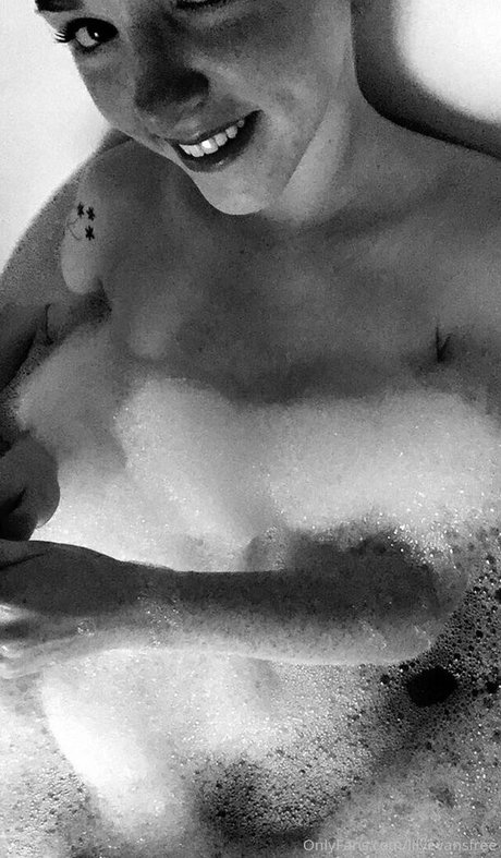 lilyevansfree model gallery