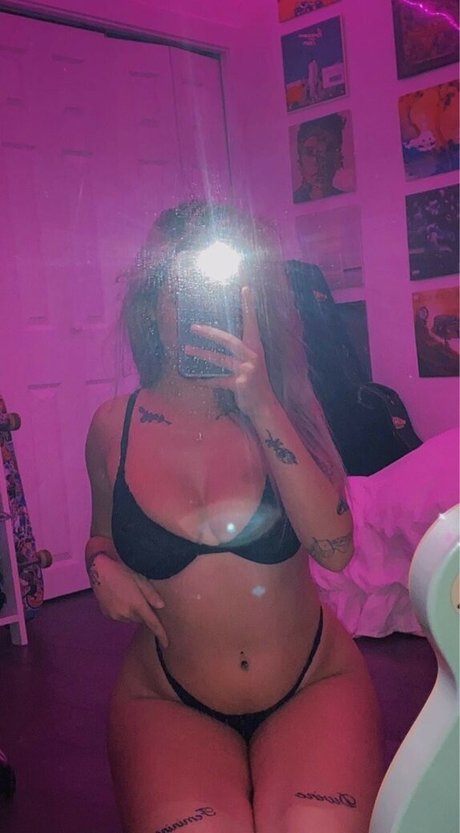 Nikita Dortch art star gallery