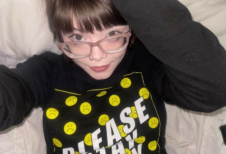 Lilac Lullaby model sex pics