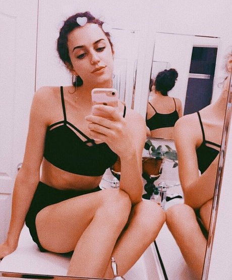 SophieSommers hot star photo