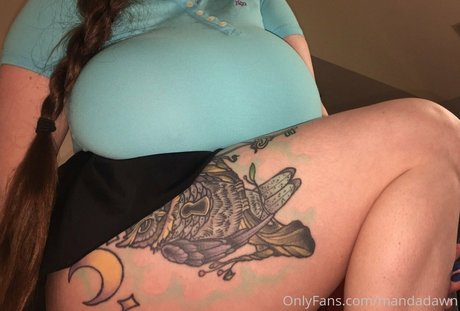 mandadawn model nude pics