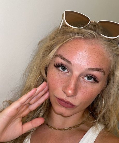 Hannah Alyssa Woods pornstar perfect image