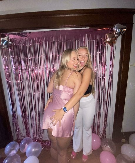 Hannah Alyssa Woods naked model img