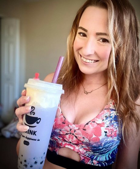 Krisea Marina model top image