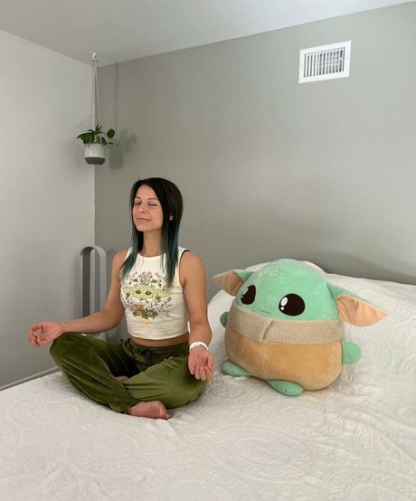 Kora Raw pretty pornstar images