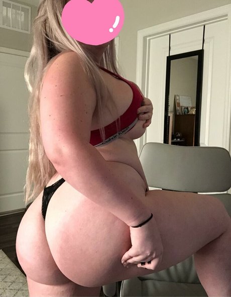 Bailey Bee art model pics