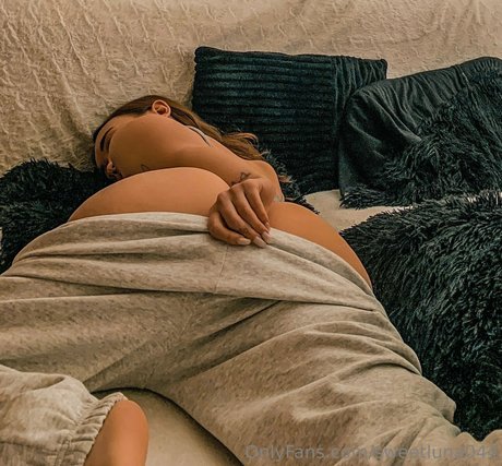 sweetluna044 pornstar naked picture