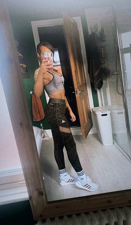 Maisey Brooks sex actress gallery