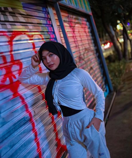 oklinfia pornstar hot image