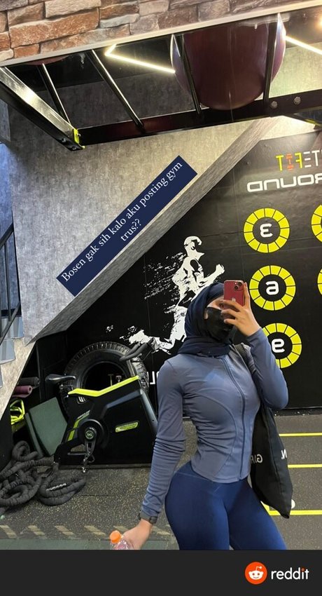 oklinfia model high quality photos