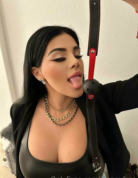 vianeyfree xxx actress picture