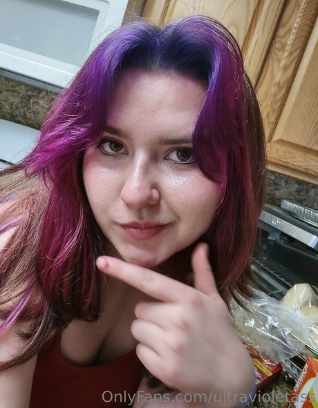 ultravioletass naked pornstar img