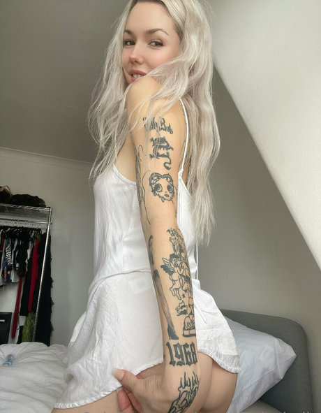 innocent isabel adult model archive