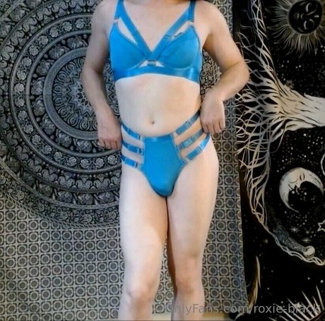 roxie black pretty star image