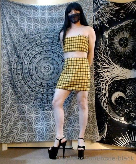 roxie black model nice img