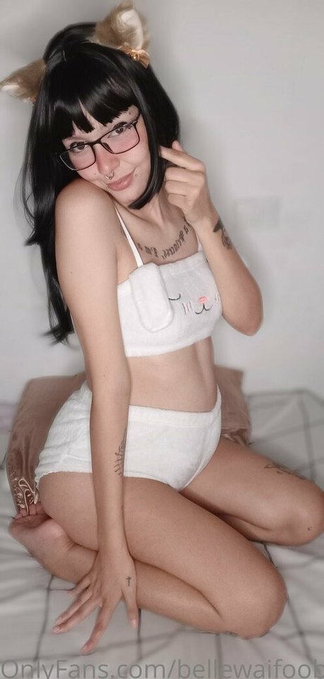 bellewaifoobu naked star img