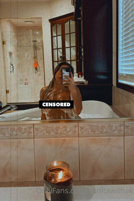 karlitathek model nudes image