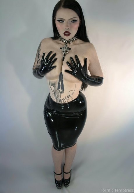 mischa cleo moore star top gallery