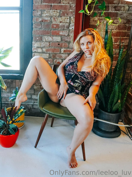 leeloo luv model naked pics