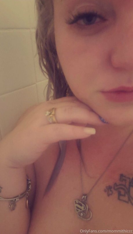mommithiccc pornstar nude pics