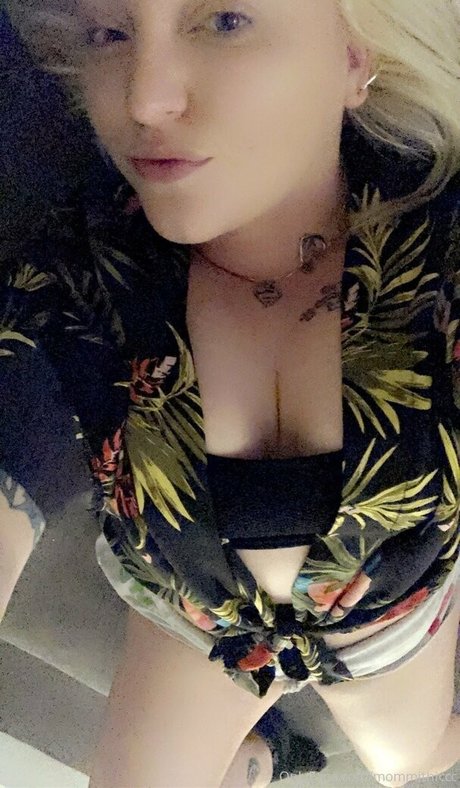 mommithiccc nudes actress pics