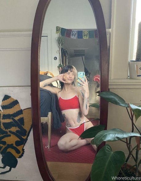 whoreticulture model photos