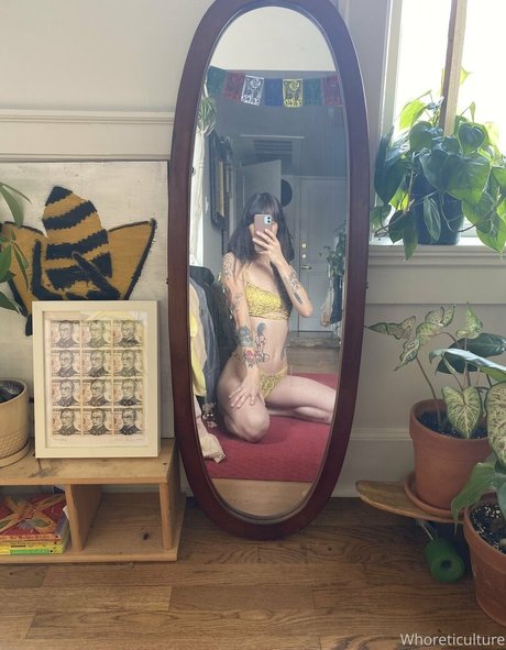 whoreticulture nice model image