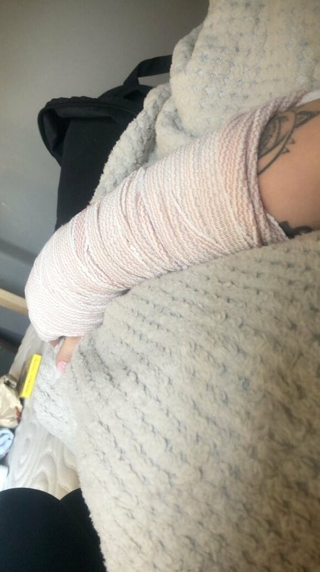 kayy lovee model free pictures