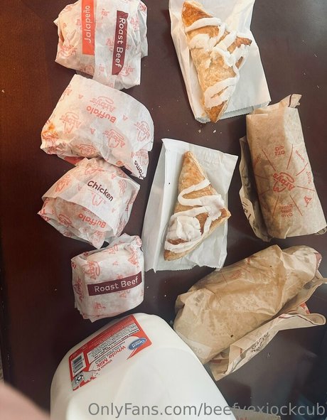 beefyexjockcub naked model gallery