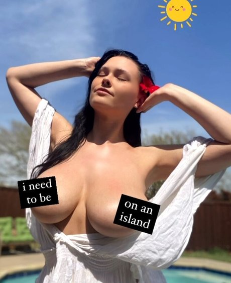 Michelleyroo model beautiful image