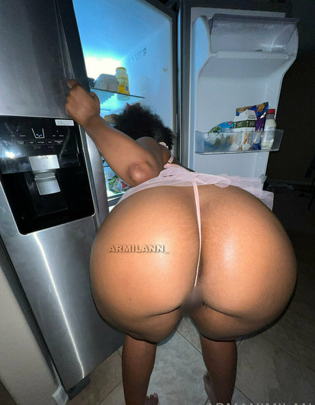 armilann model beautiful photos