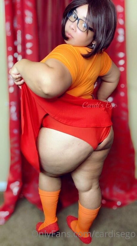 cardisego nudes model image