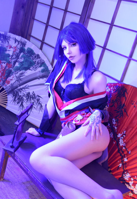 Flutterow star erotic photo