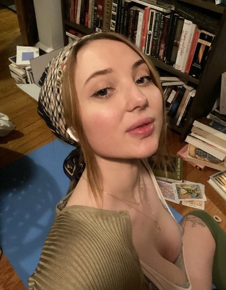 rosalindcorrupts actress pics