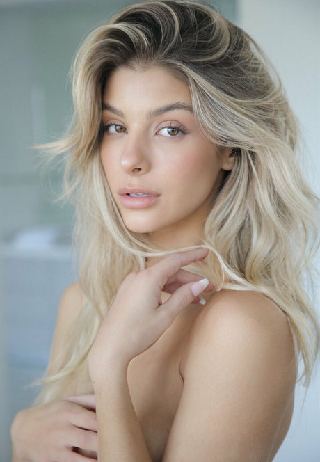 ashleymariedickerson model sexy pictures