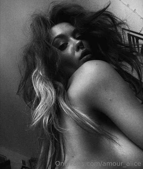 amour alice star nudes img