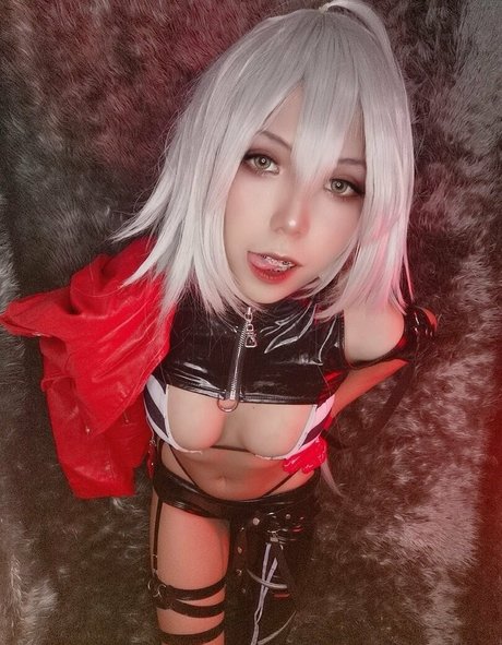 lmusicl pretty model photo