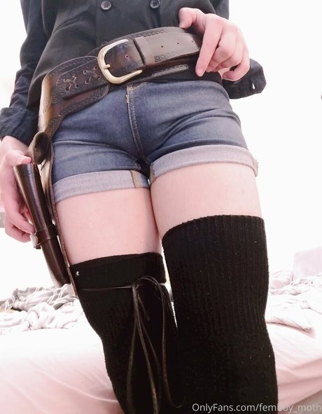 femboy moth star hd photo