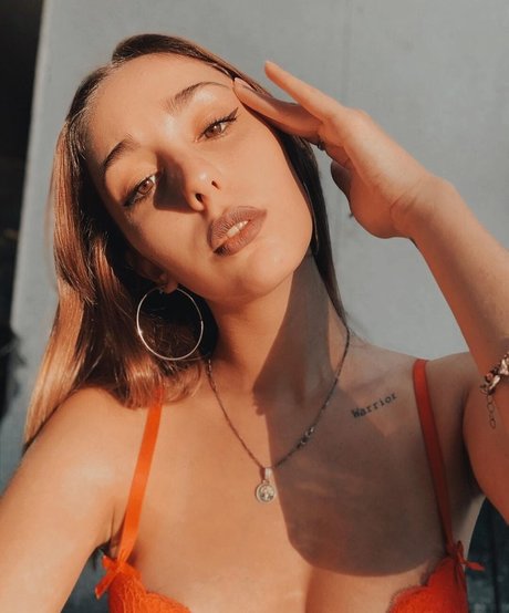 agusdigri hd actress photos