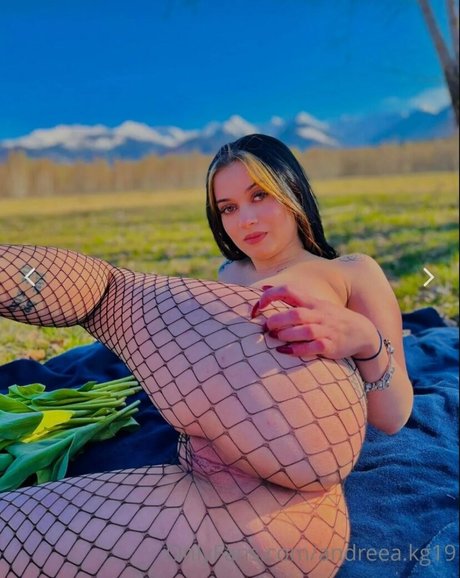 AndreeaKg19 model art picture