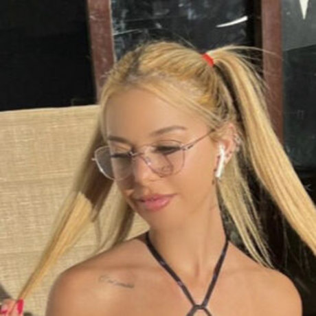 Paty Cake sexy star picture