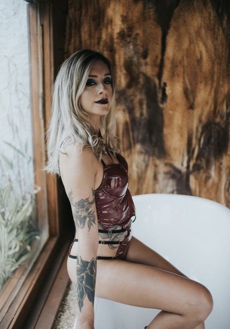 dontfvckingdie art actress archive