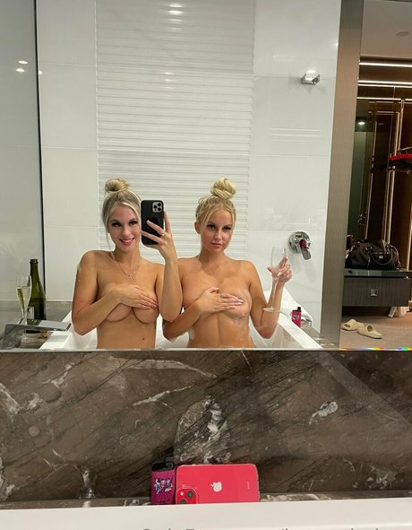 Janeyxbabyx pornstar adult photo