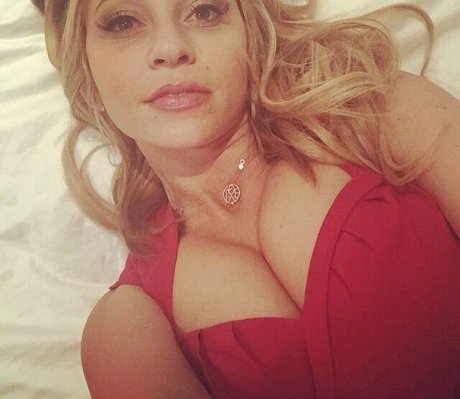 Tara Strong nudes model gallery