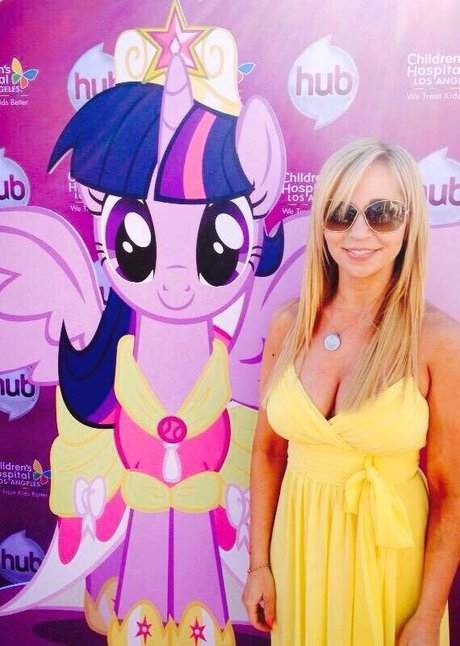 Tara Strong model high quality photo
