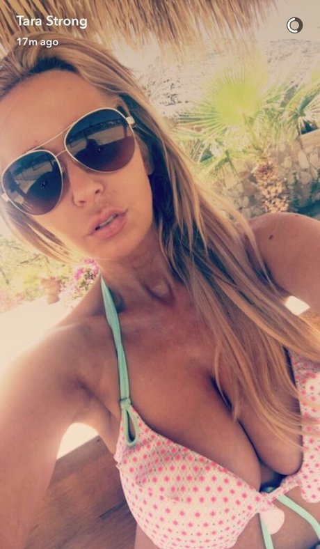 Tara Strong model nice pic