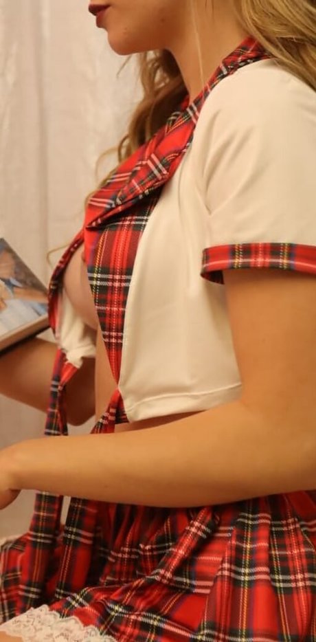 Nikol Lemme xxx model archive