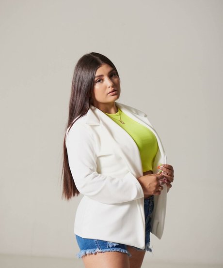 Dayalis Moreno model adult pic