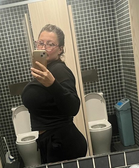 SliceOfSalami xxx actress pics