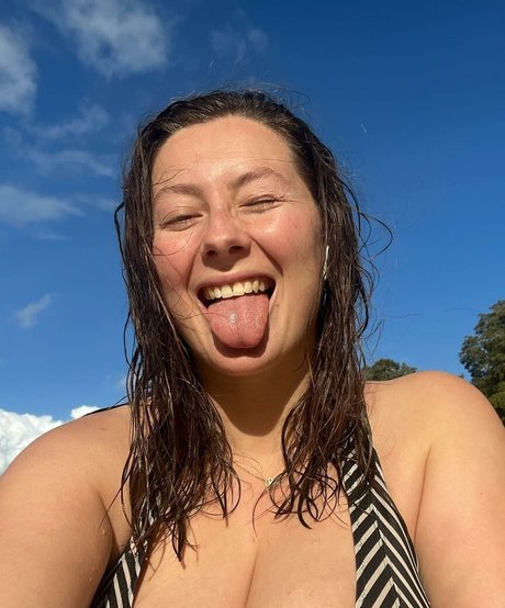 SliceOfSalami sexy actress archive